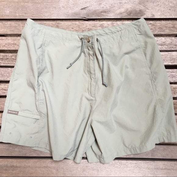 Woolrich Green Shorts - Picture 4 of 5
